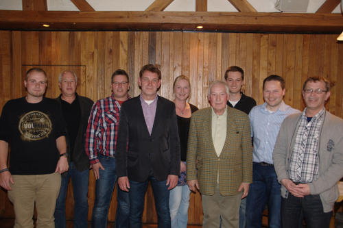 Der neue Vorstand zusammen mit dem Ehrenvorsitzenden Ewald Belker und dem ausgeschiedenen Rainer Kliegel 