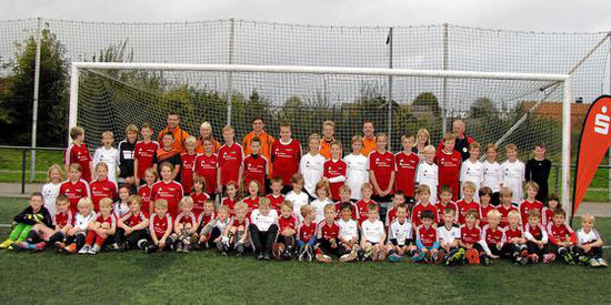 Viel Freude bei den Fußballferien hatten 70 Kinder auf Einladung des Sportvereins Westfalia Osterwick. Foto: Manuela Reher