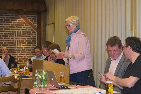 Agnes Gentes berichte über die Aktivitäten der Breitensportler, die viele Angebote für Frauen bieten.