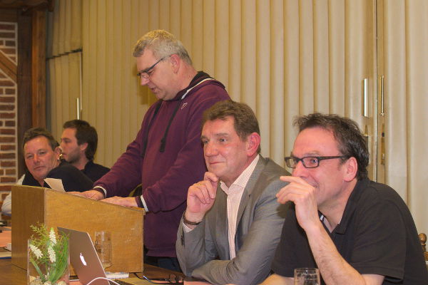 Markus Günther vertritt Gerburg Sengenhorst beim Bericht über den Frauenfußball.