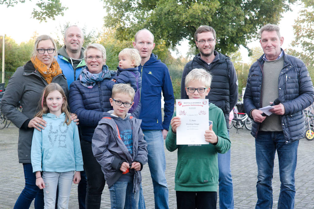 Die siegreiche Nachbarschaft Wiedings Stegge nahm in diesem Jahr mit 11 Teilnehmern an der Radtour teil.