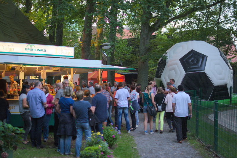 Dämmerschoppen im Dorfpark