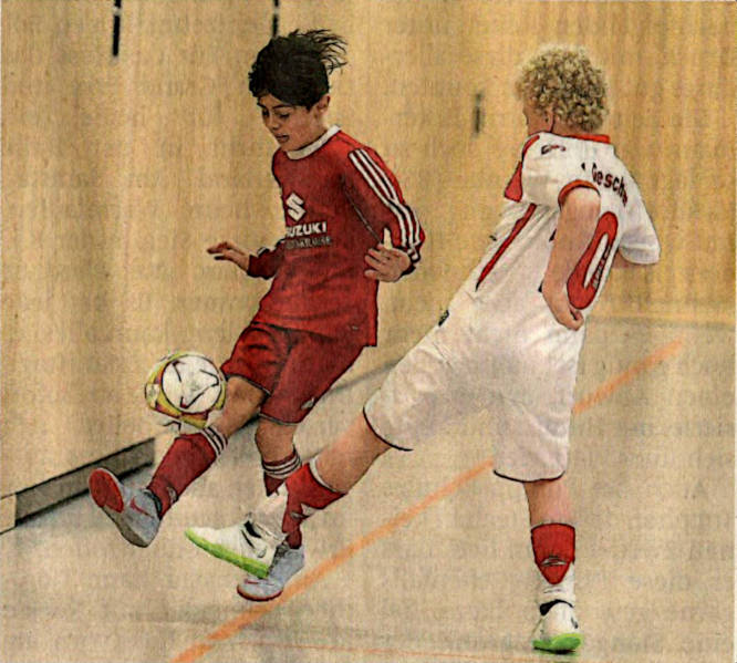 Der Wirbelwind: Finn Borgmann bringt die gegnerischen Deckungsreihen ins Schwitzen.	Fotos: Frank Wittenberg